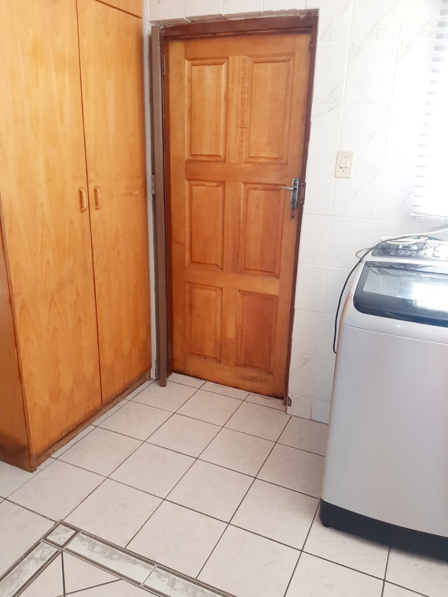 5 Bedroom Property for Sale in Amalinda Eastern Cape